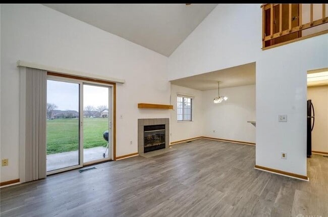Livingroom/Patio/Fireplace/Dining - 1134 Bay Harbour Cir