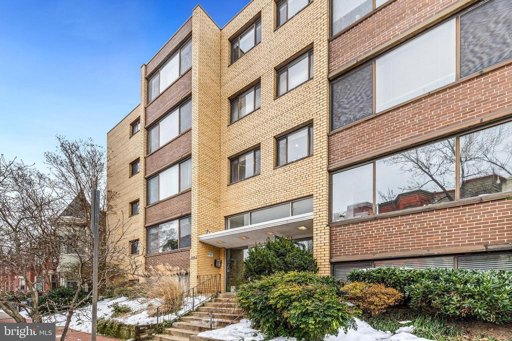 Primary Photo - 305 C St NE