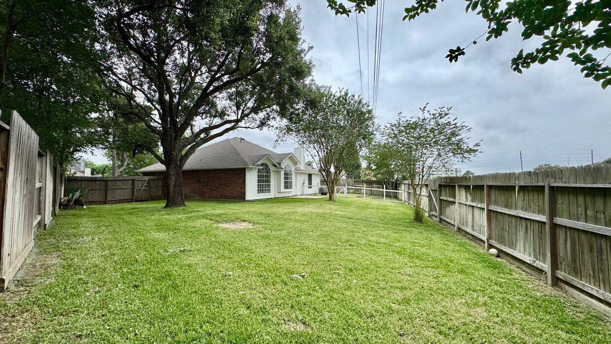 Building Photo - 15027 Winding Black Cherry Ln