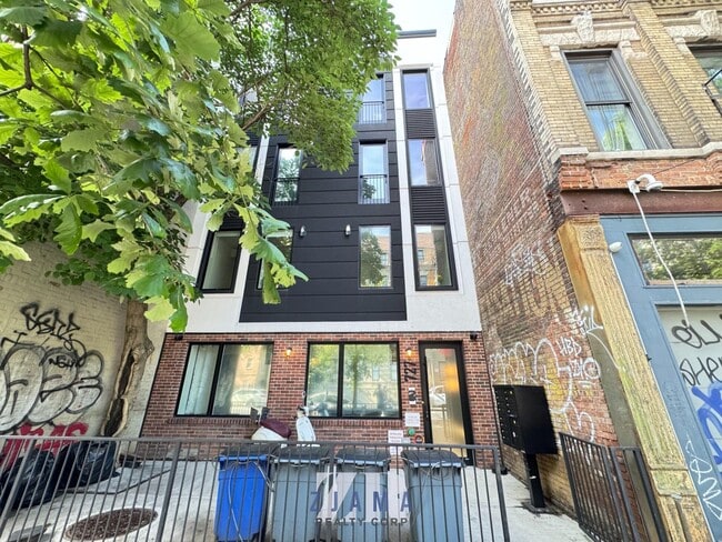 Building Photo - 727 DeKalb Ave