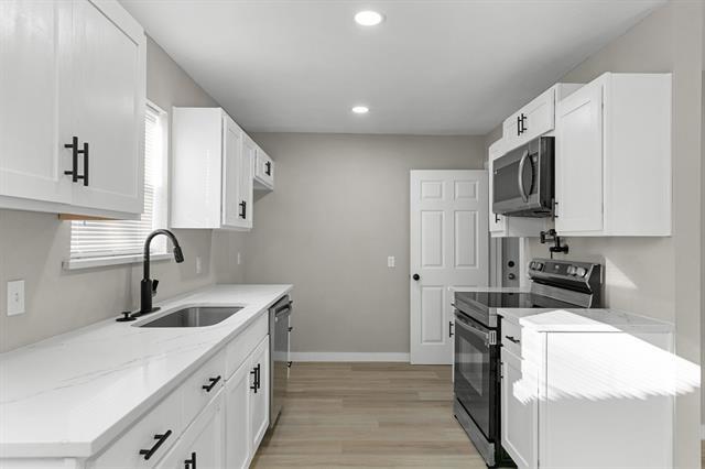 Building Photo - 1002 Wembley Rd