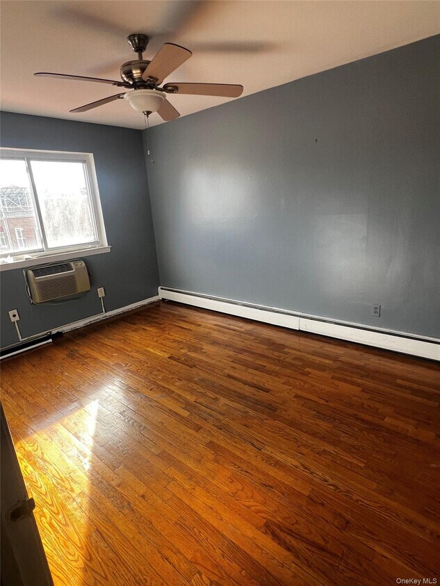 Foto del edificio - 1280 Adee Ave