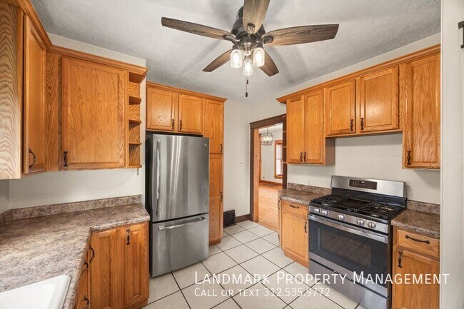 Building Photo - 812 Farragut Pl