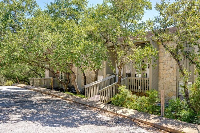 Building Photo - 801 Grassy Knoll