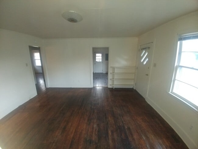 Building Photo - 603 Jackson Ln