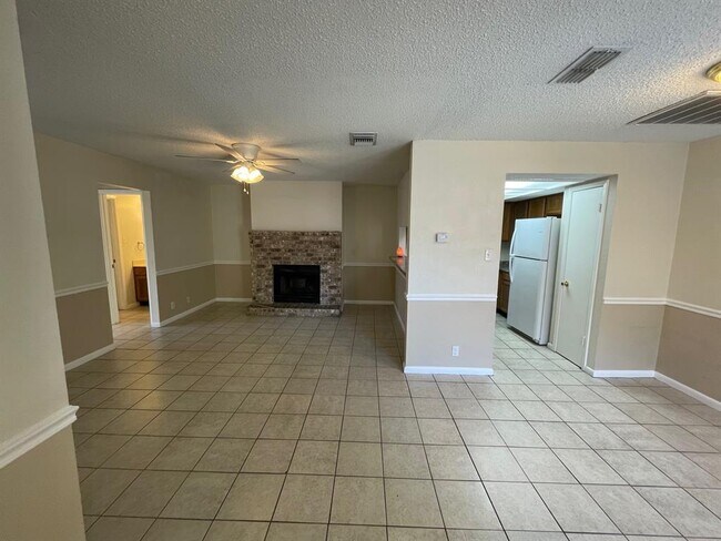 Foto del edificio - 318 W William Cannon Dr