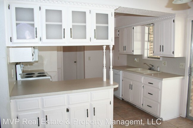 Foto del edificio - 705 Mabel C Fry Blvd