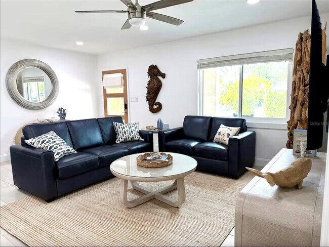 Building Photo - 2238 Clematis St