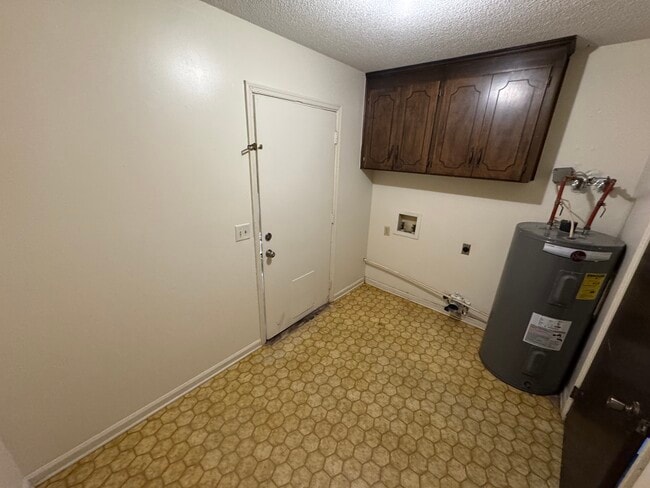 Building Photo - 505 Pinto Dr