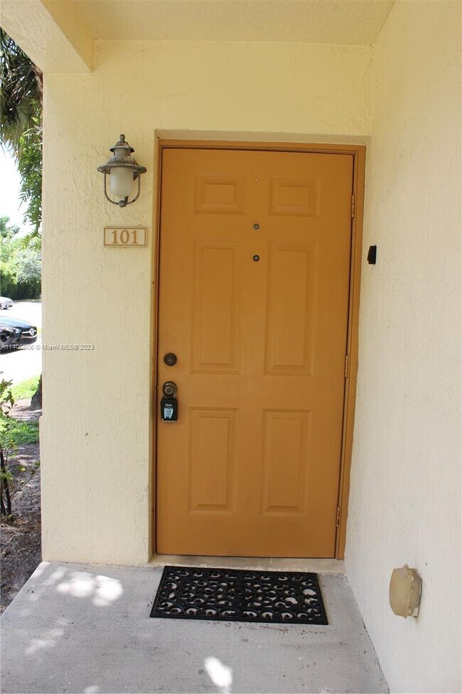Foto del edificio - 4785 SW 62nd Ave