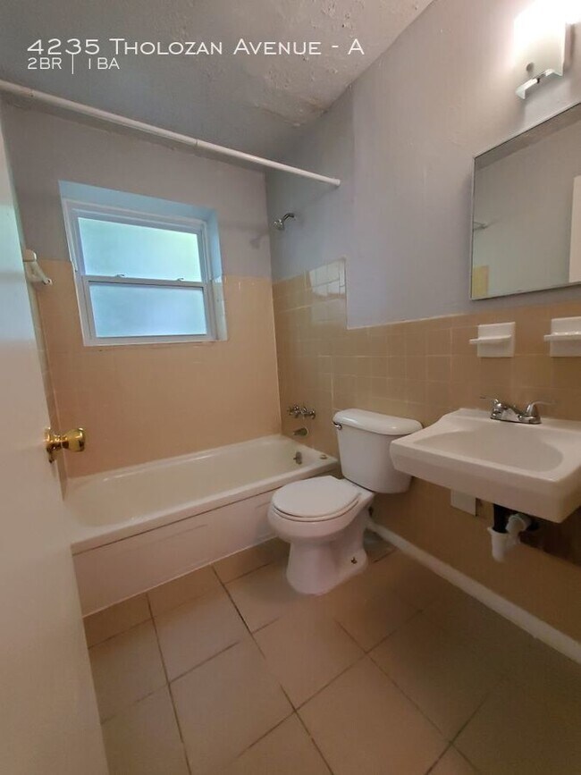 Building Photo - 4235 Tholozan Ave