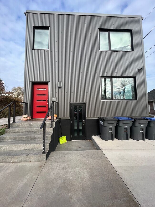 Foto del edificio - AVAILABLE  May 1st - Newly Updated 1 Bed 1 Bath!