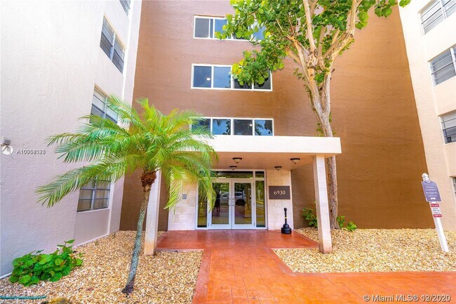Foto del edificio - 6930 NW 186th St