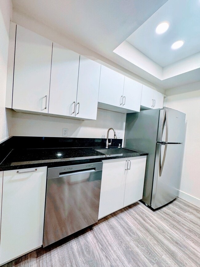 Building Photo - Remodeled 2 Bedroom in Sacramento