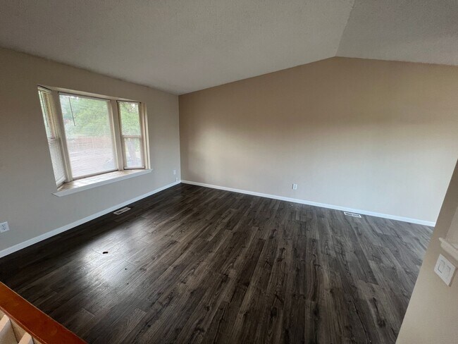 Foto del edificio - Beautiful Home 3 Bedroom within Close Proximity to Fort Carson!!
