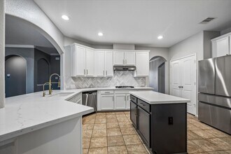 Building Photo - 4419 Convento Dr
