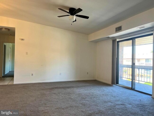 Building Photo - 60202 Delaire Landing Rd