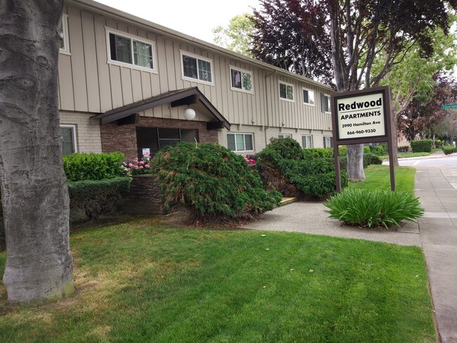 Building Photo - 3990 Hamilton Ave