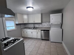 Building Photo - 712 40th St