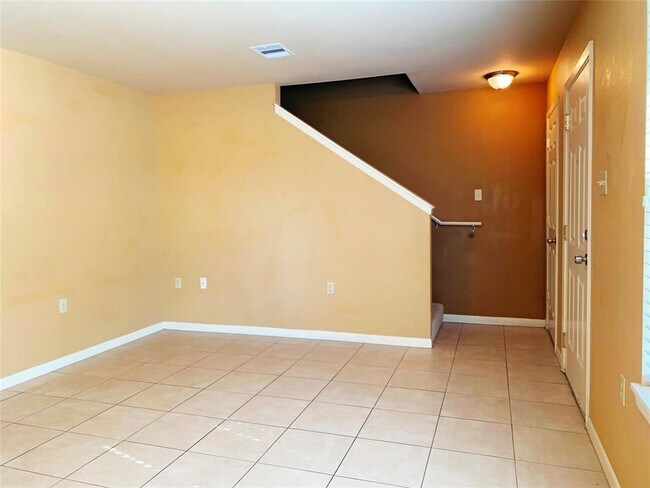 Building Photo - 10054 Emnora Ln