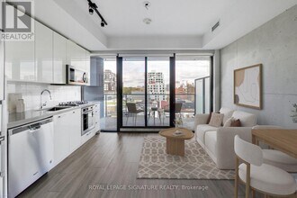 Building Photo - 458 Richmond St W