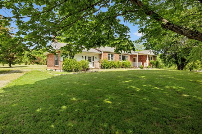 Photo - 1155 Ridge Hill Rd House