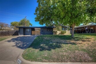 Building Photo - 3905 Sanguinet St