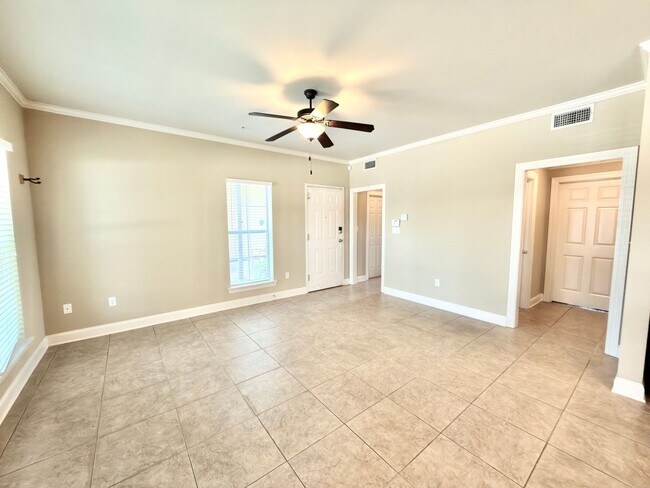 Building Photo - 9413 Burbank Dr