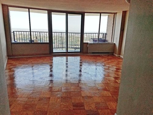 Foto principal - 8800 Boulevard E