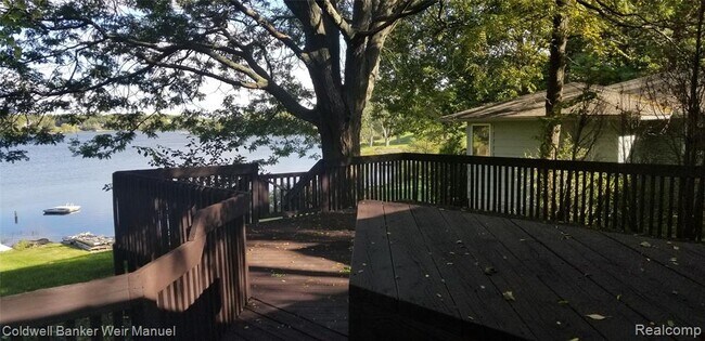 Foto del edificio - 2865 Middlebelt Rd