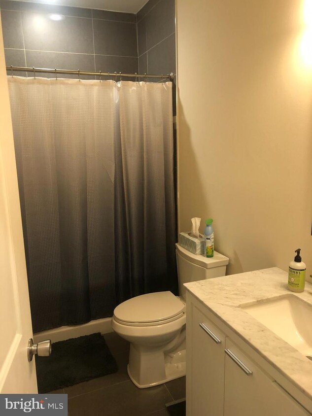 Foto principal - 837 Cameron St