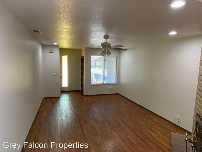 Building Photo - 2 br, 2 bath House - 8618 La Riviera Dr.