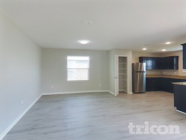 Building Photo - 77009 Birdseye Ct