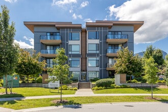Building Photo - 44565-44565 Vandell Dr