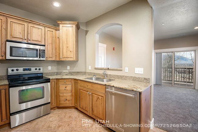 Building Photo - Beautiful Condo