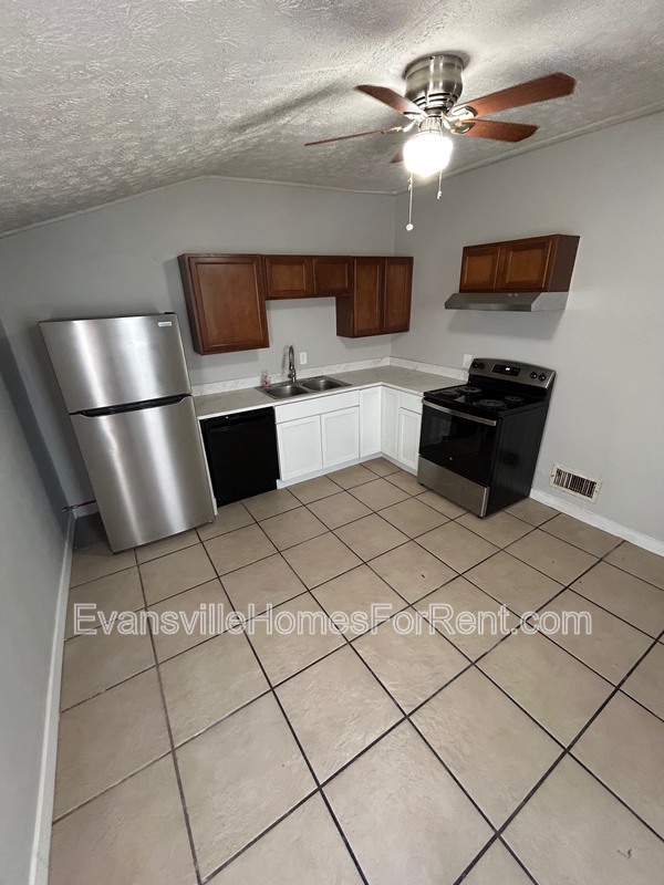 Foto del edificio - 2512 W Franklin St