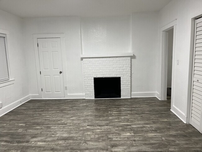 Building Photo - Boynton Plex