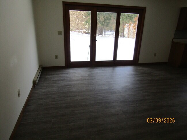 Comedor - 240 Dixon Rd