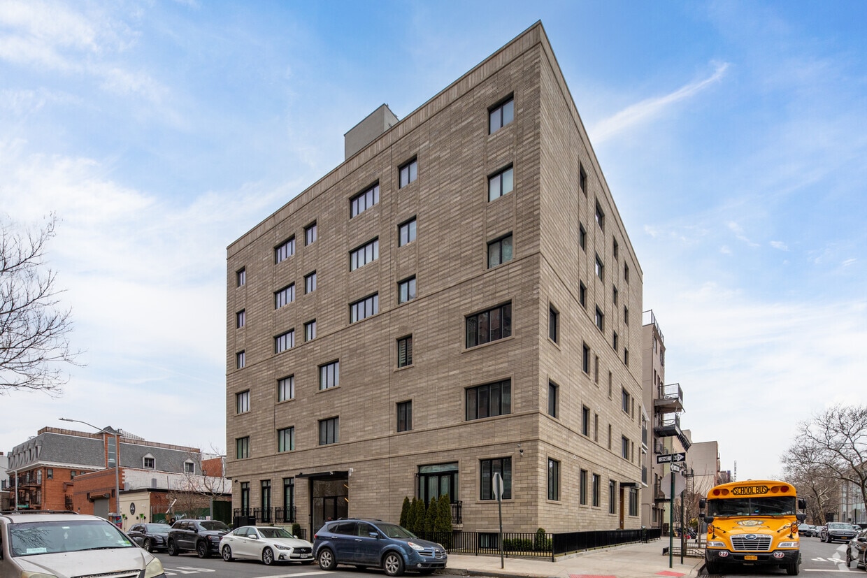 Building Photo - 54 Throop Ave