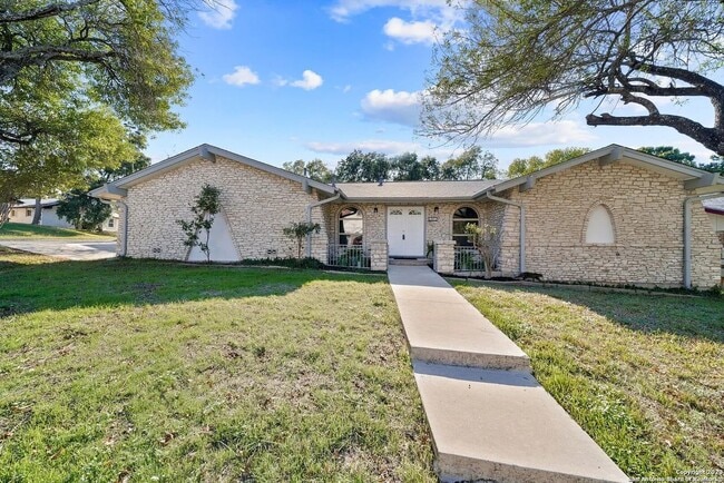 Building Photo - 6302 Handsome Lake Dr