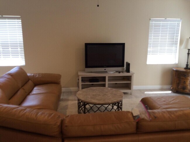 Foto del edificio - 13814 Yarmouth Dr