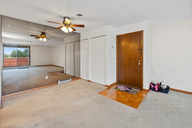 Building Photo - 10345 Whitnall Edge Dr
