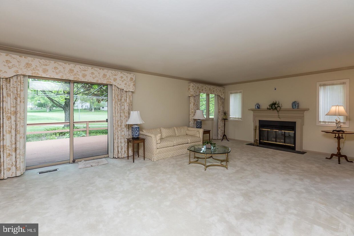 Primary Photo - 406 Eaton Way