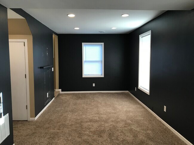 Sala de estar - 4038 Bryant Ave N
