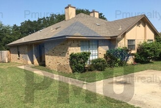 Building Photo - 225 Shady Valley Dr