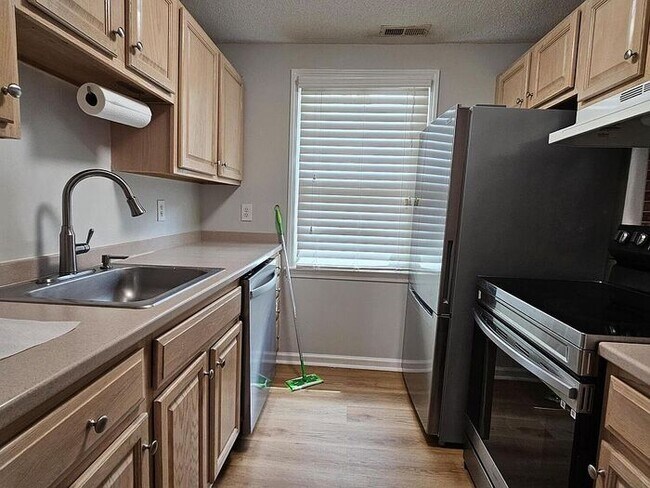 Building Photo - Build Equity While Leasing - Lease and Own...