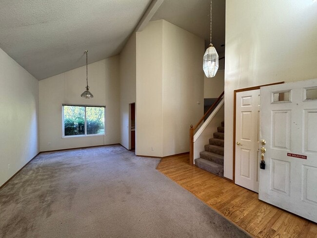 Building Photo - 20205 SW Midline St