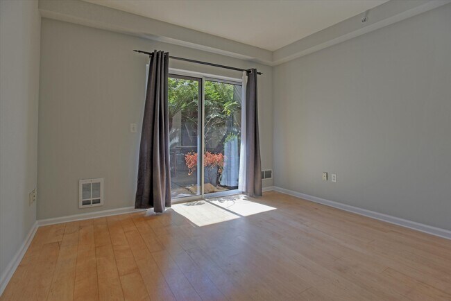 Foto del edificio - 1655 Mission St