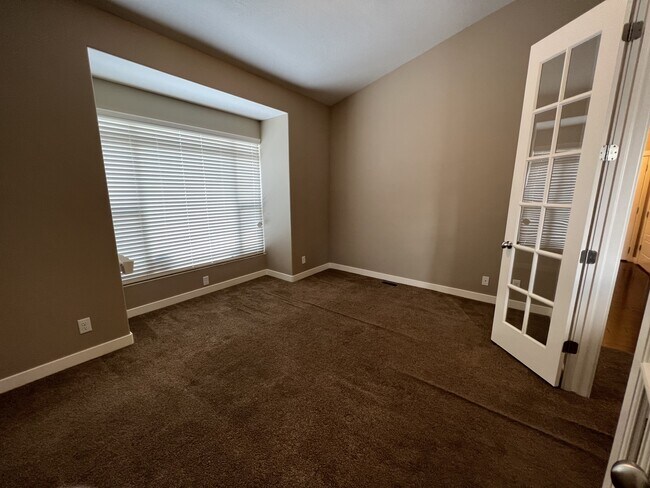 Building Photo - 166 E 8135 S