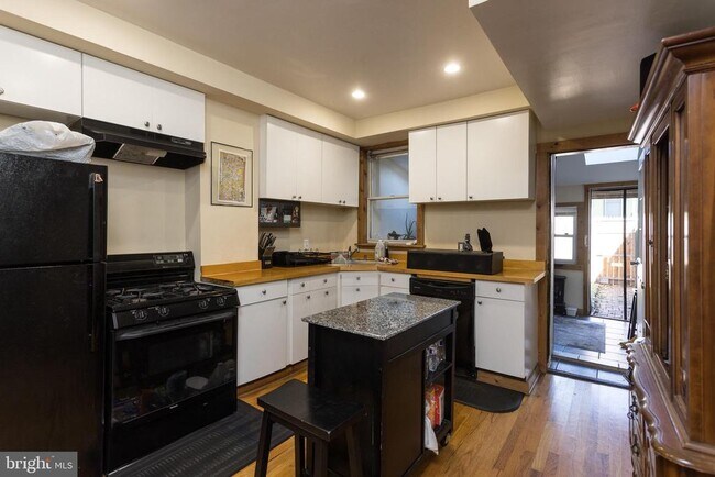 Foto del edificio - 2929 Miles Ave